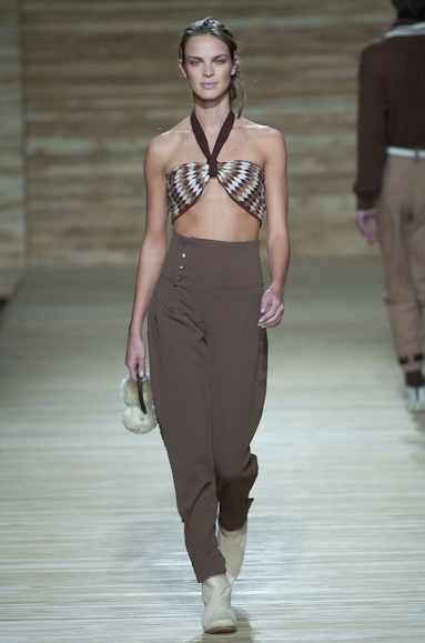 desfiles-osklen-saopauloinverno2005rtw-124