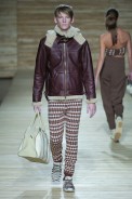 desfiles-osklen-saopauloinverno2005rtw-125