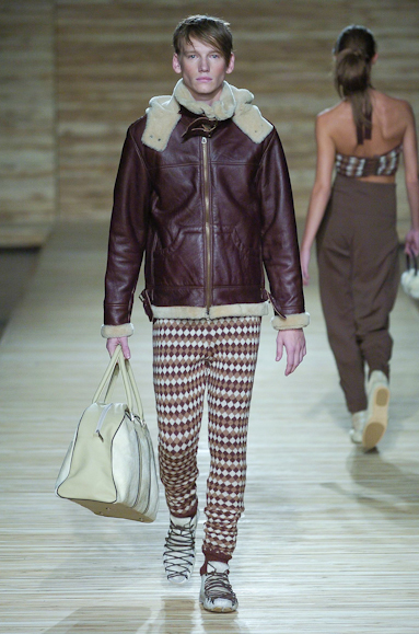 desfiles-osklen-saopauloinverno2005rtw-125