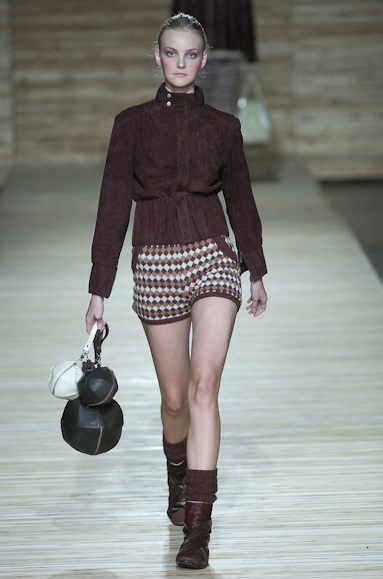 desfiles-osklen-saopauloinverno2005rtw-126
