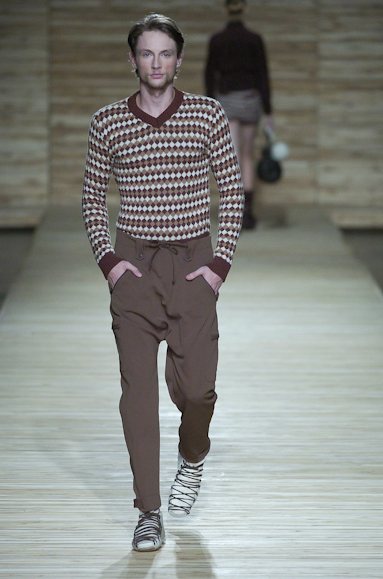desfiles-osklen-saopauloinverno2005rtw-127