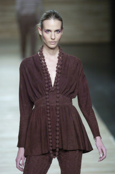 desfiles-osklen-saopauloinverno2005rtw-128