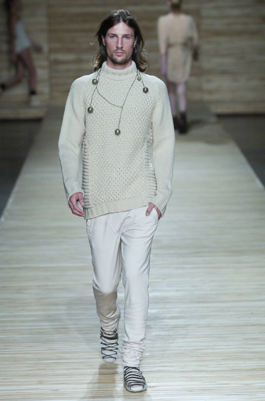 desfiles-osklen-saopauloinverno2005rtw-131
