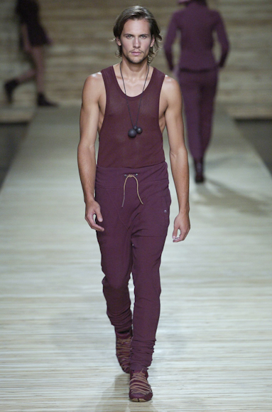 desfiles-osklen-saopauloinverno2005rtw-144