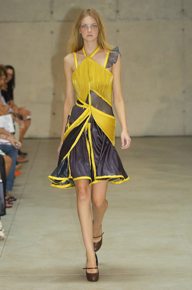desfiles-pedrolourenco-saopauloinverno2005rtw-120