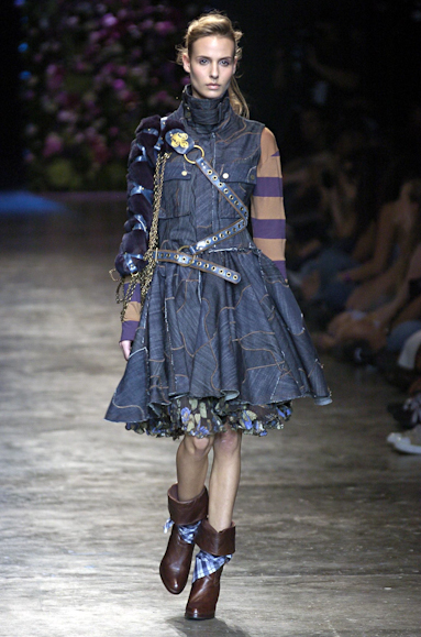 desfiles-ellus-saopauloinverno2005rtw-134