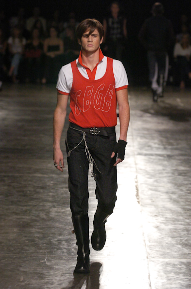 desfiles-ellusmen-saopauloinverno2005rtw-108