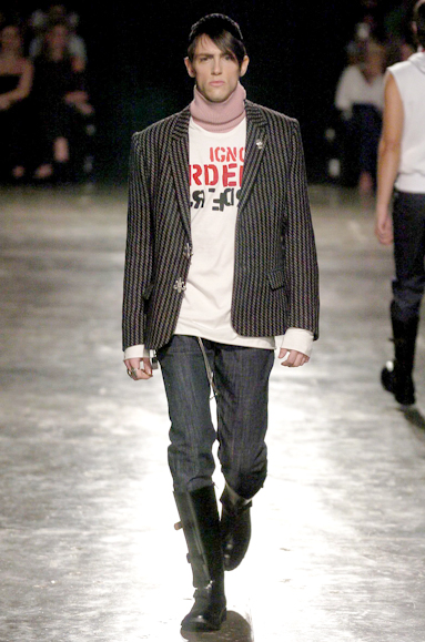 desfiles-ellusmen-saopauloinverno2005rtw-115