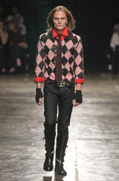 desfiles-ellusmen-saopauloinverno2005rtw-117