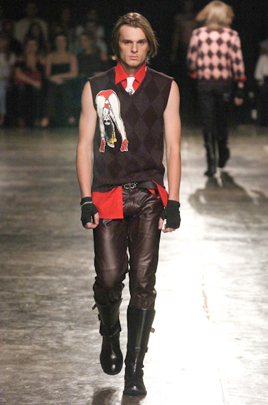 desfiles-ellusmen-saopauloinverno2005rtw-122