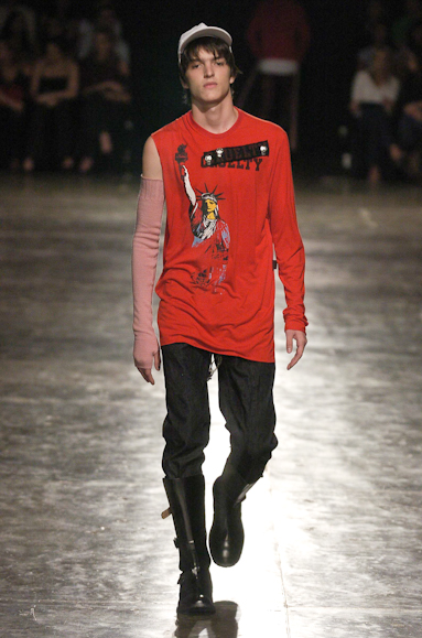 desfiles-ellusmen-saopauloinverno2005rtw-131
