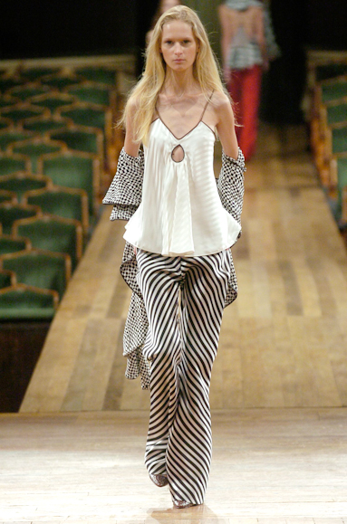 desfiles-reinaldolourenco-saopauloinverno2005rtw-109