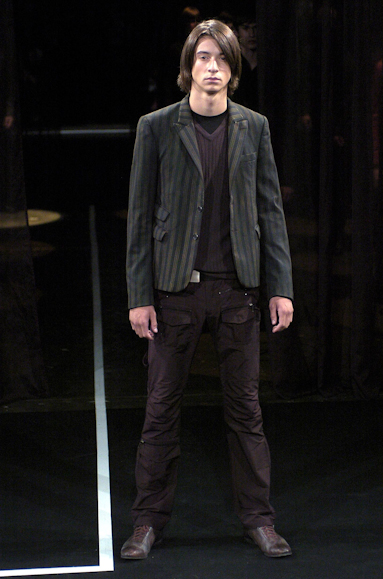desfiles-ricardoalmeida-saopauloinverno2005rtw-107