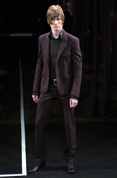 desfiles-ricardoalmeida-saopauloinverno2005rtw-109