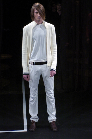 desfiles-ricardoalmeida-saopauloinverno2005rtw-111