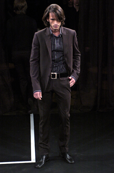 desfiles-ricardoalmeida-saopauloinverno2005rtw-114