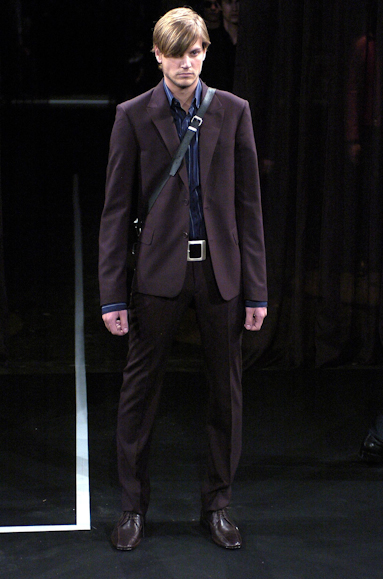 desfiles-ricardoalmeida-saopauloinverno2005rtw-123