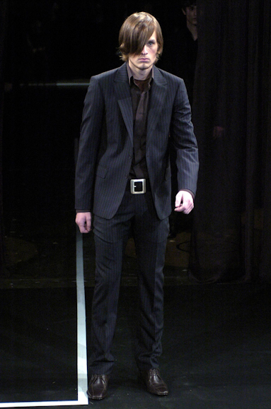 desfiles-ricardoalmeida-saopauloinverno2005rtw-125