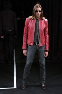desfiles-ricardoalmeida-saopauloinverno2005rtw-128