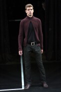 desfiles-ricardoalmeida-saopauloinverno2005rtw-129