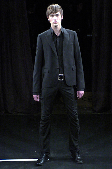 desfiles-ricardoalmeida-saopauloinverno2005rtw-132