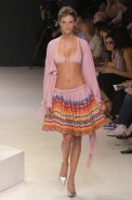 desfiles-rosacha-saopauloinverno2005rtw-113