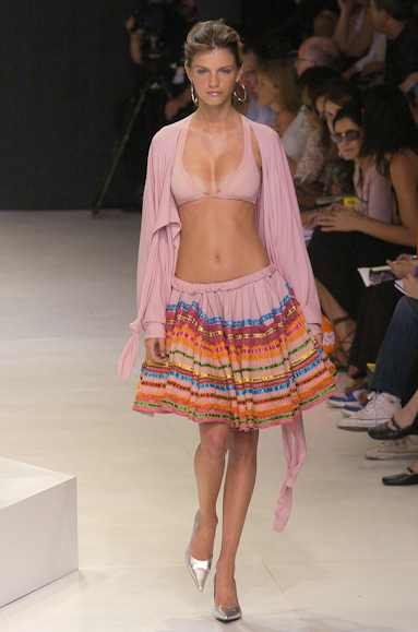desfiles-rosacha-saopauloinverno2005rtw-113