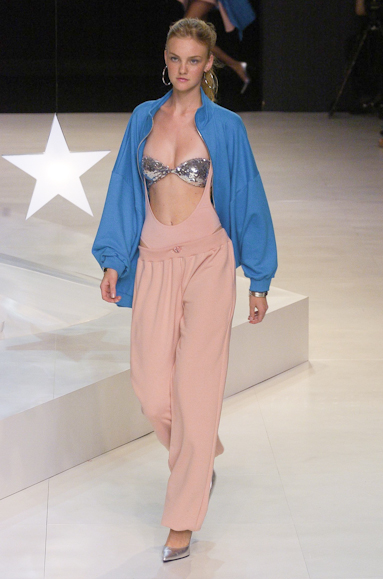 desfiles-rosacha-saopauloinverno2005rtw-124