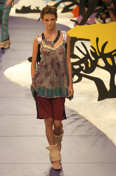 desfiles-triton-saopauloinverno2005rtw-101