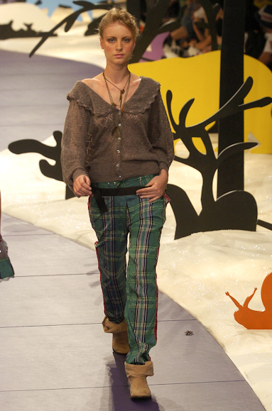 desfiles-triton-saopauloinverno2005rtw-102