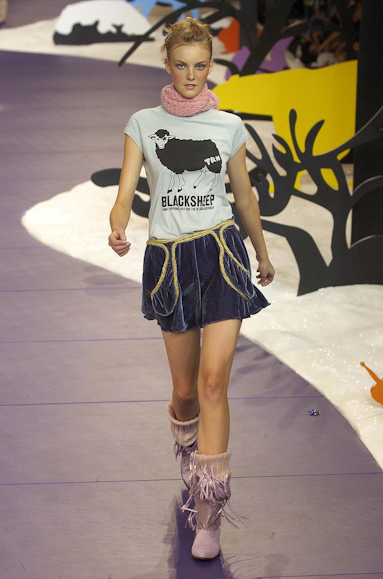 desfiles-triton-saopauloinverno2005rtw-136