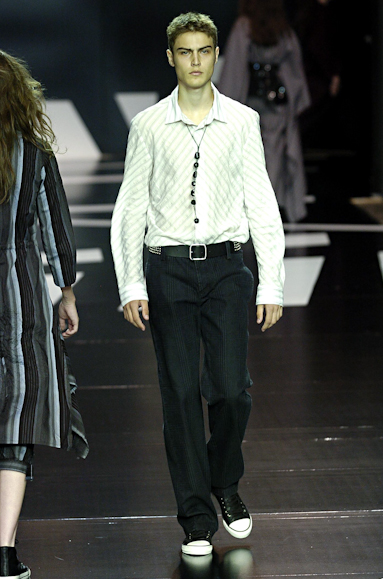 desfiles-uma-saopauloinverno2005rtw-102