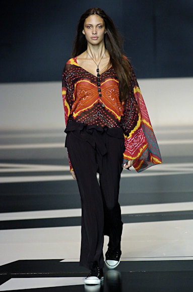 desfiles-uma-saopauloinverno2005rtw-109
