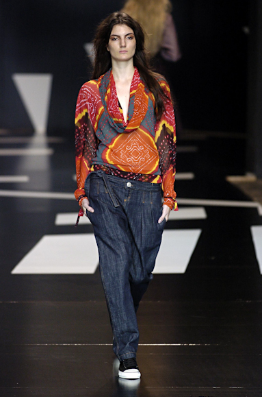 desfiles-uma-saopauloinverno2005rtw-110