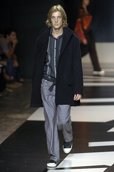 desfiles-uma-saopauloinverno2005rtw-128
