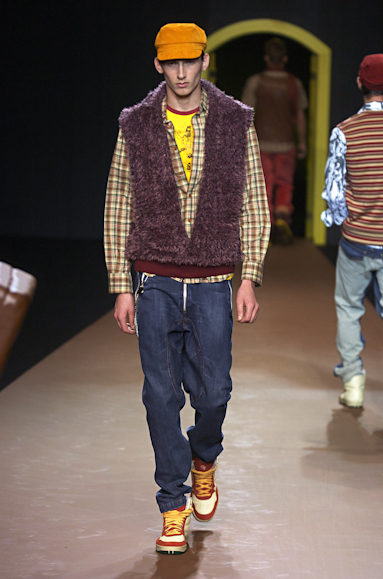 desfiles-vrom-saopauloinverno2005rtw-113