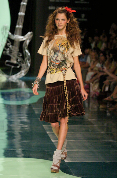 desfiles-videbula-saopauloinverno2005rtw-100