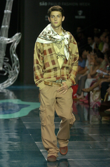 desfiles-videbula-saopauloinverno2005rtw-104