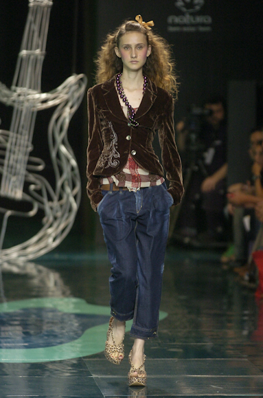 desfiles-videbula-saopauloinverno2005rtw-111