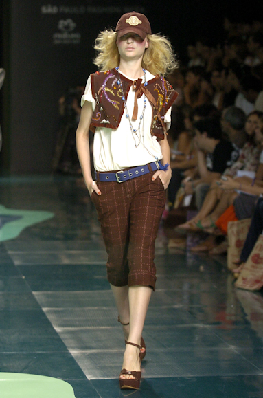desfiles-videbula-saopauloinverno2005rtw-117