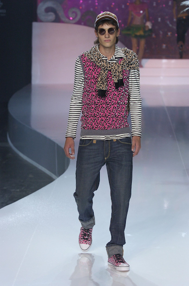 desfiles-zapping-saopauloinverno2005rtw-122