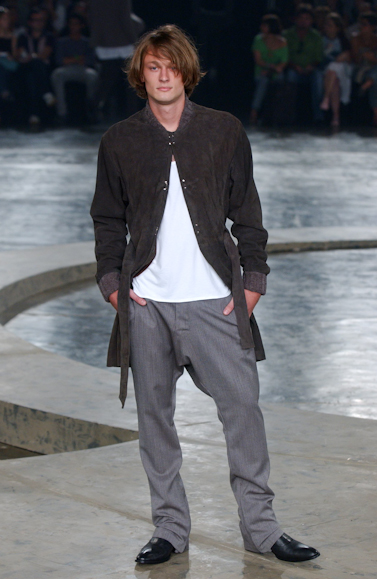 desfiles-zoomp-saopauloinverno2005rtw-102