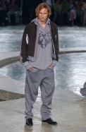 desfiles-zoomp-saopauloinverno2005rtw-103