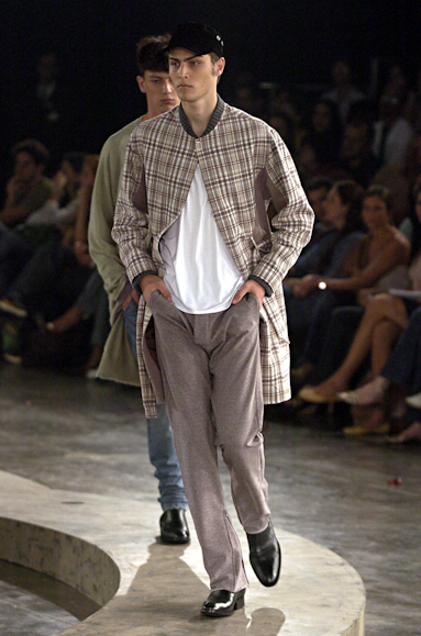 desfiles-zoomp-saopauloinverno2005rtw-104