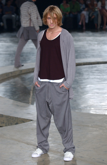 desfiles-zoomp-saopauloinverno2005rtw-105