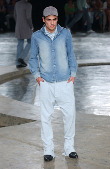 desfiles-zoomp-saopauloinverno2005rtw-108