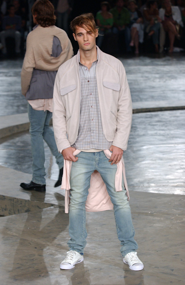 desfiles-zoomp-saopauloinverno2005rtw-111
