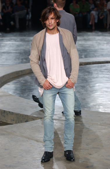 desfiles-zoomp-saopauloinverno2005rtw-112