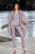 desfiles-zoomp-saopauloinverno2005rtw-114