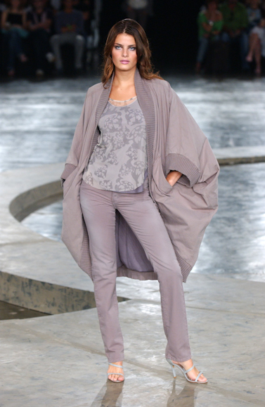 desfiles-zoomp-saopauloinverno2005rtw-114